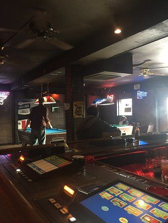 5th Avenue Pub & Restaurant